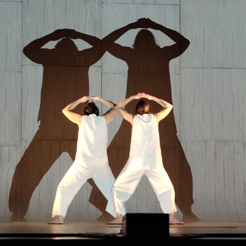 Representación de la obra SUM de Baychimo Teatro para el ciclo Teatro en la Escuela en Illescas.