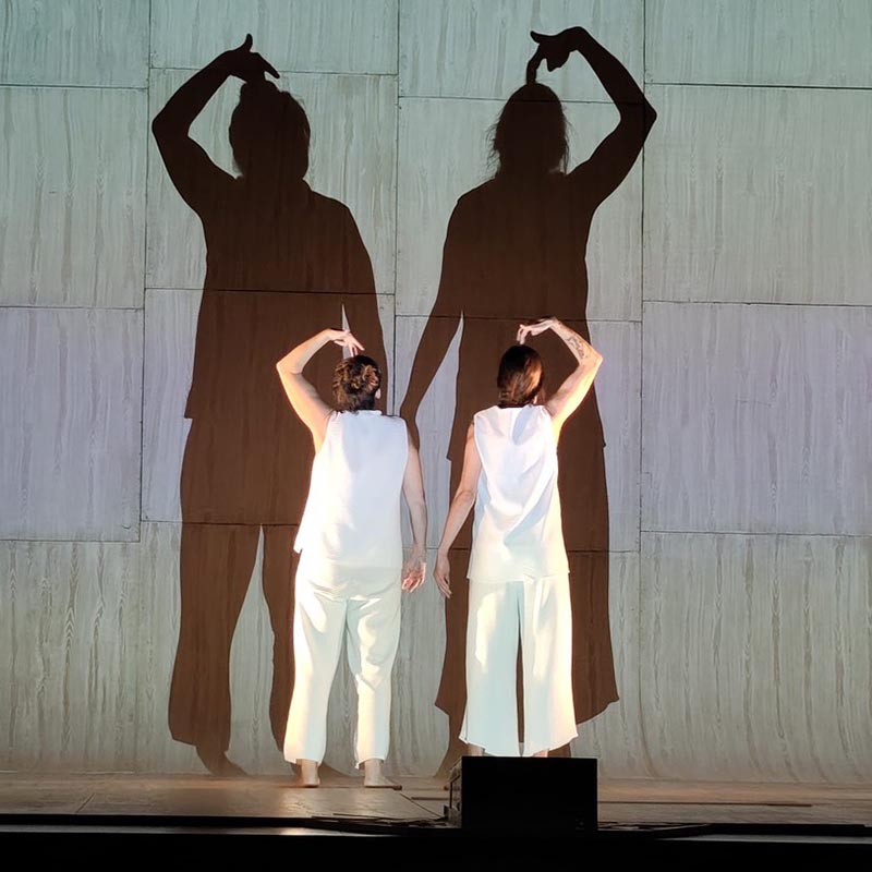 Representación de la obra SUM de Baychimo Teatro para el ciclo Teatro en la Escuela en Illescas.