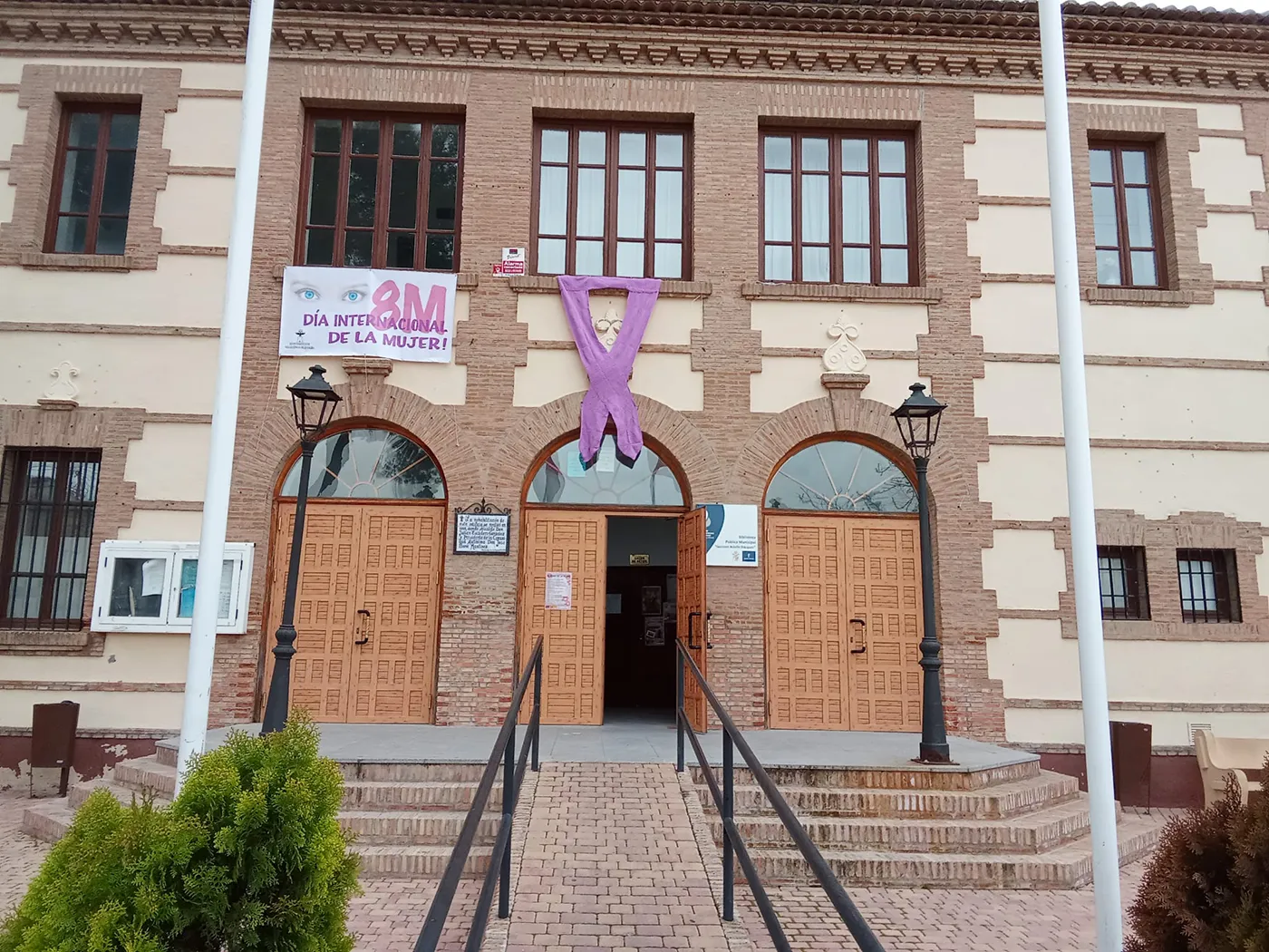 villaluenga 8M 12 copia