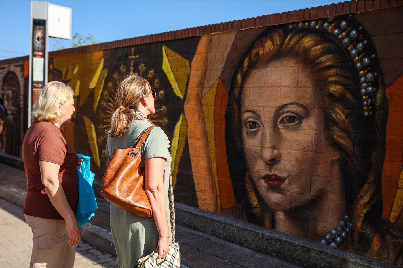 Mural de Marco Miranda en Torrijos Estación del Arte en la estación de autobuses (1) Mural de Marco Miranda en Torrijos Estación del Arte en la estación de autobuses (1)
