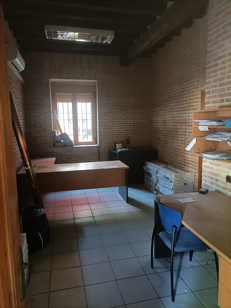 Obras de rehabilitación del edificio consistorial de Otero (2)