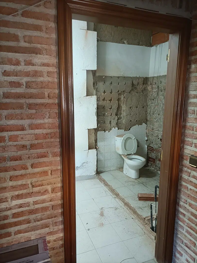 Obras de rehabilitación del edificio consistorial de Otero (3)