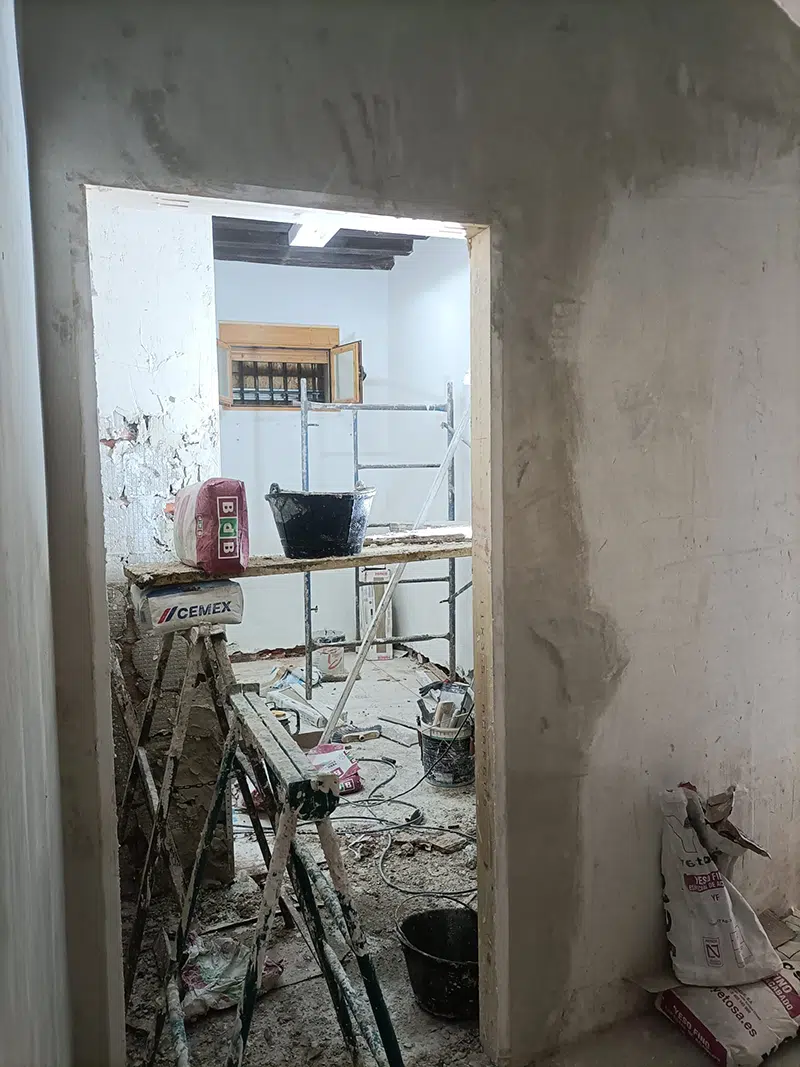Obras de rehabilitación del edificio consistorial de Otero (4)