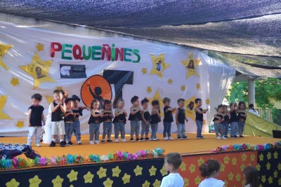 Alumnos de la Escuela Infantil Municipal Pequeñines durante la fiesta de fin de curso en Torrijos (12)