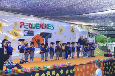 Alumnos de la Escuela Infantil Municipal Pequeñines durante la fiesta de fin de curso en Torrijos (13)
