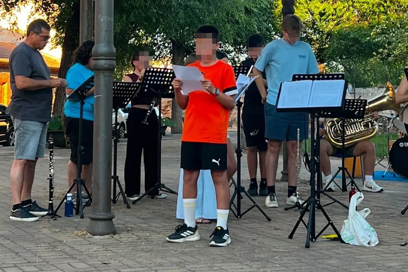 Alumnos y antiguos alumnos participan en “Música al fresco” en Torrijos (4)