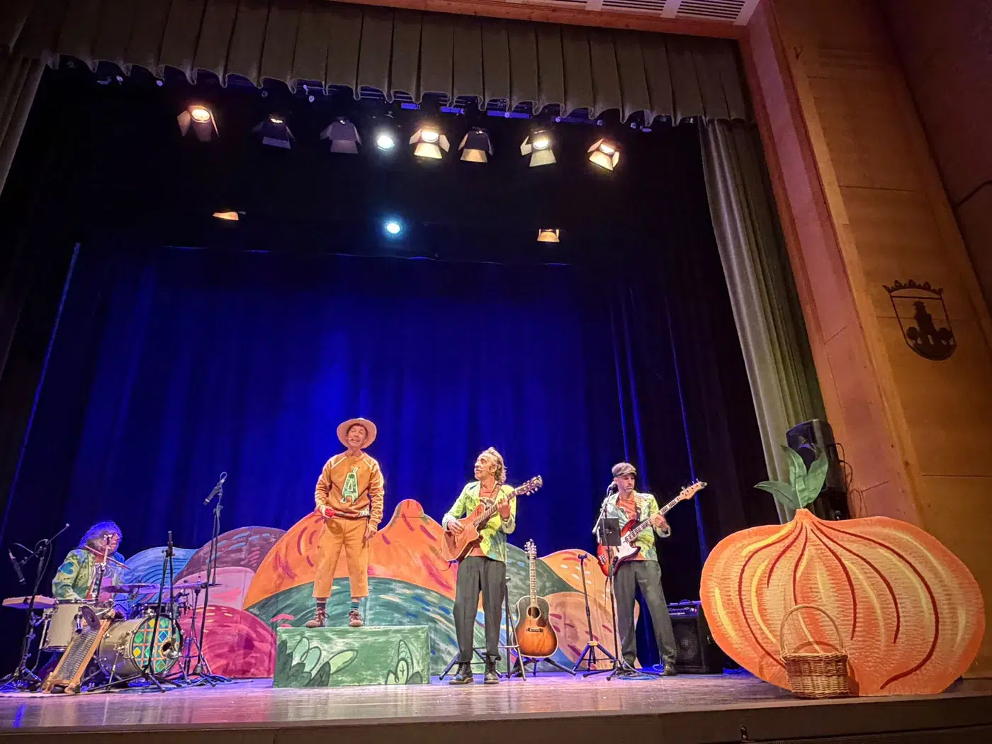 Dr. Sapo en Torrijos presenta su espectáculo musical infantil ante las familias en el Palacio de Pedro I (2)