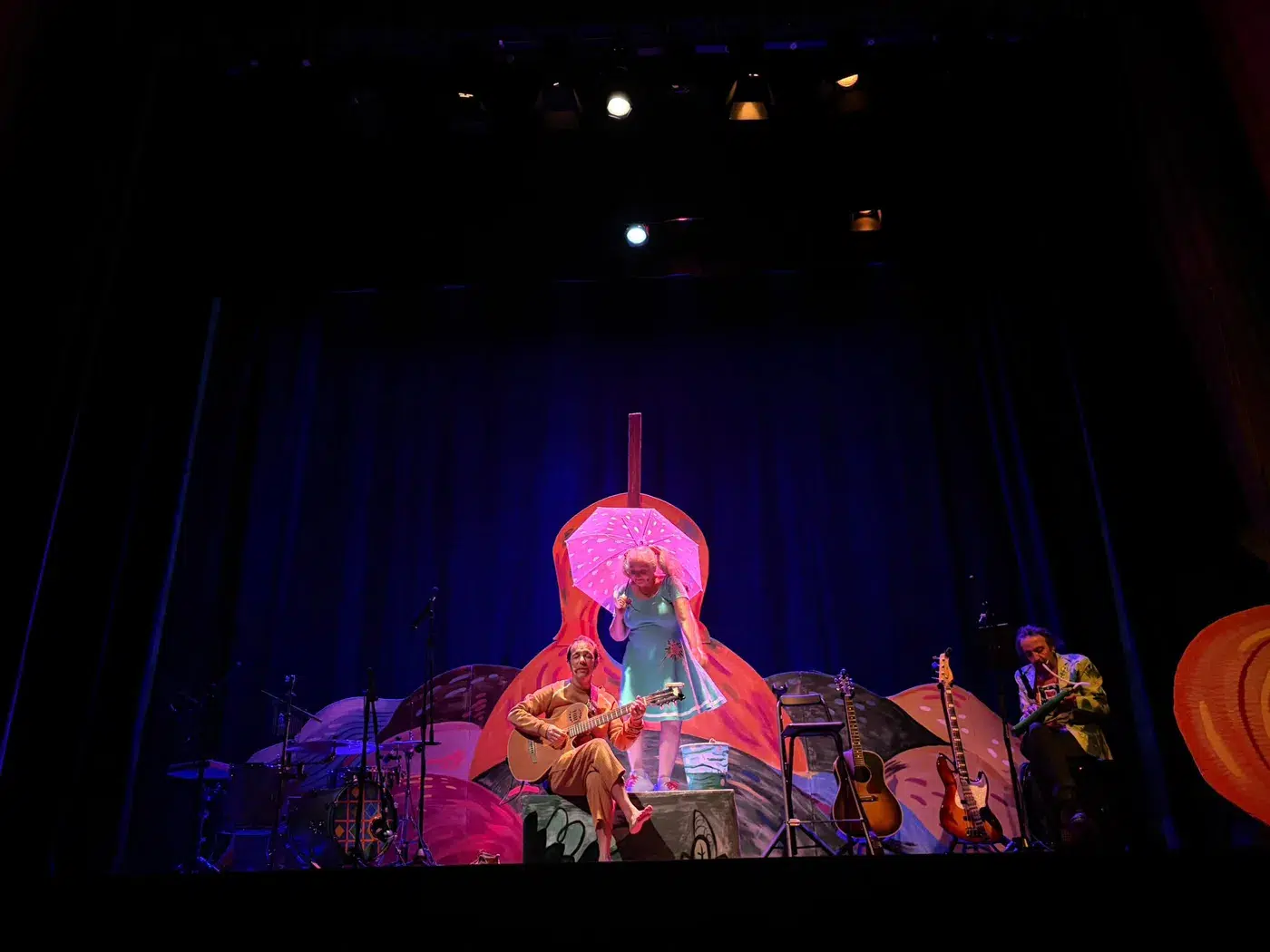 Dr. Sapo en Torrijos presenta su espectáculo musical infantil ante las familias en el Palacio de Pedro I (4)
