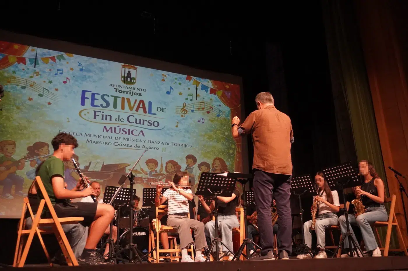 Escuela Municipal de Música y Danza Maestro Gómez de Agüero durante el festival fin de curso en Torrijos (11)