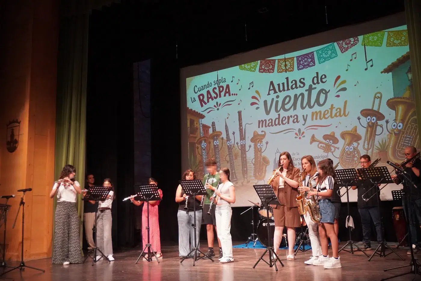 Escuela Municipal de Música y Danza Maestro Gómez de Agüero durante el festival fin de curso en Torrijos (14)
