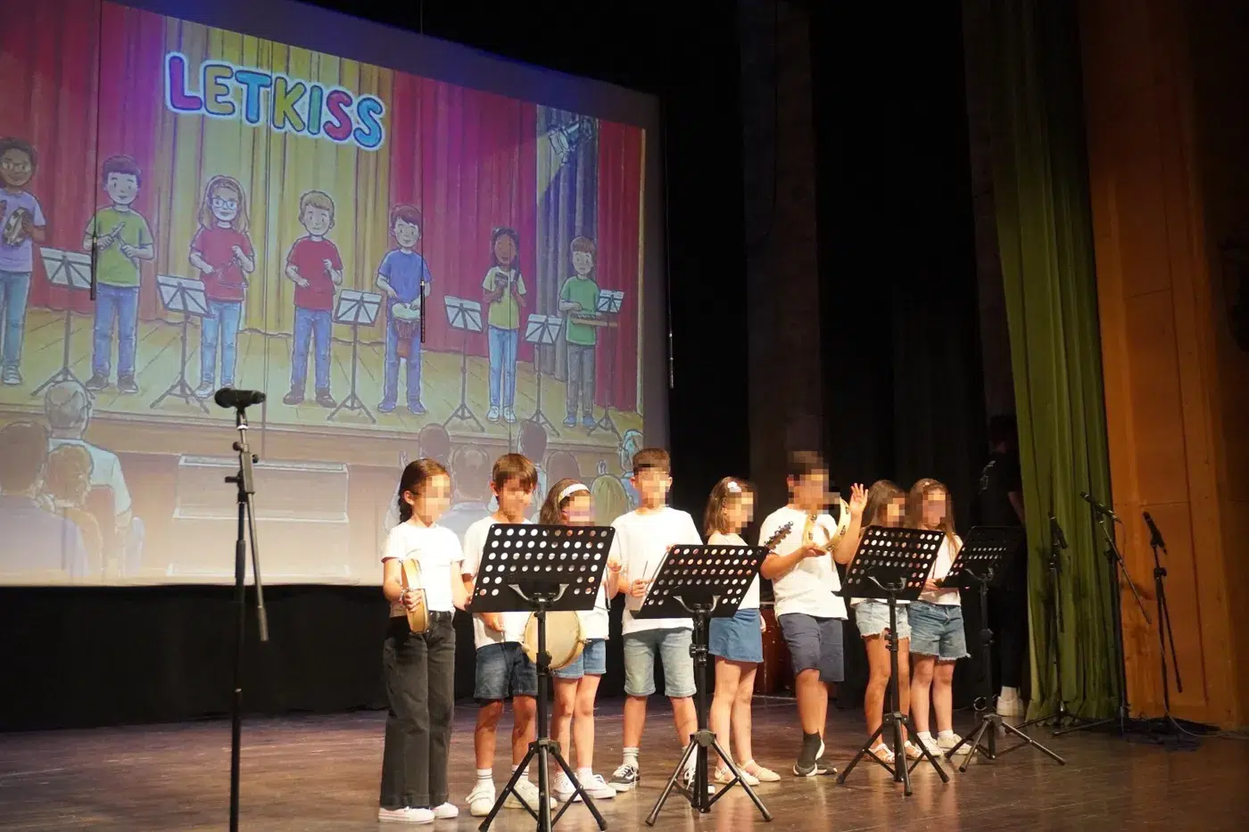 Escuela Municipal de Música y Danza Maestro Gómez de Agüero durante el festival fin de curso en Torrijos (18)