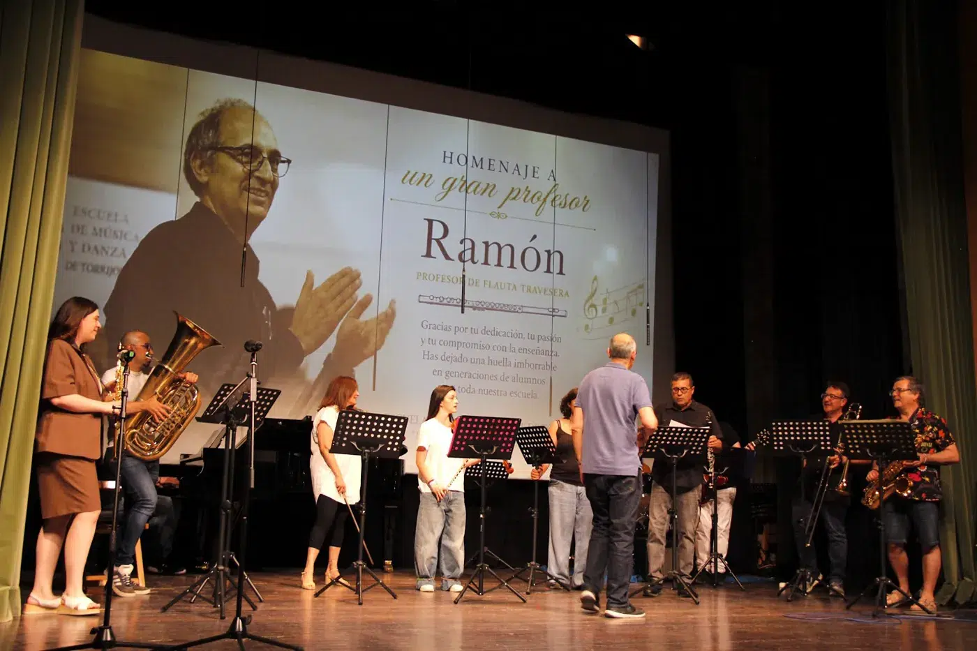 Escuela Municipal de Música y Danza Maestro Gómez de Agüero durante el festival fin de curso en Torrijos (24)