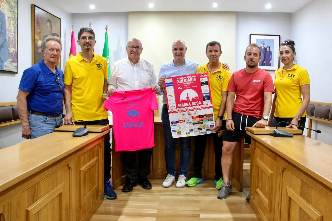 Presentación camiseta oficial Marea Rosa de Fuensalida
