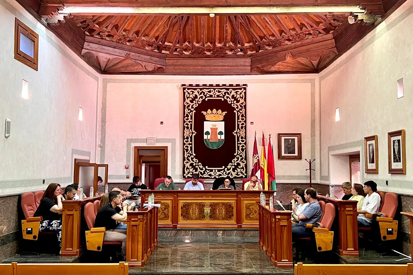 Sesión plenaria del Ayuntamiento de Torrijos donde se aprobó el presupuesto municipal para 2026