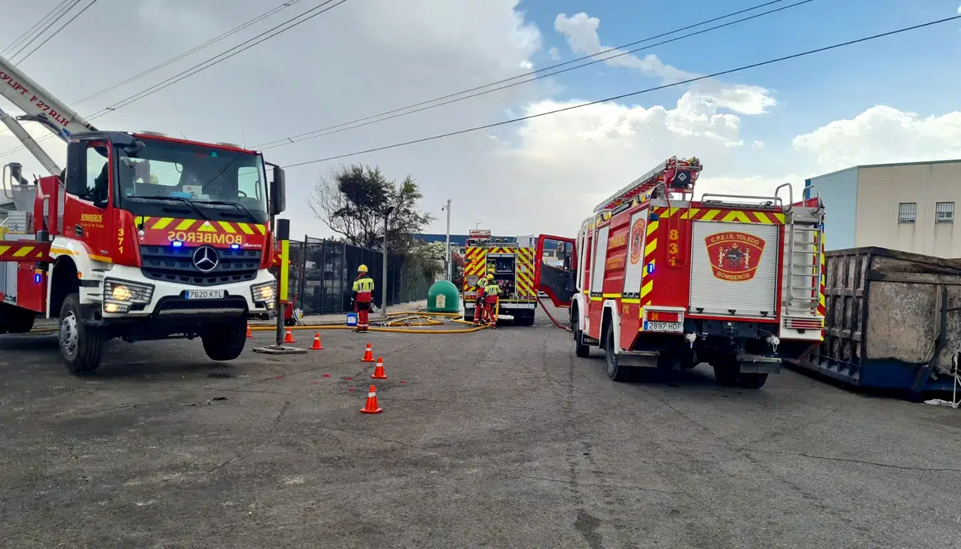 Camion-de-bomberos-del-Consorcio-de-Bomberos-de-Toledo-preparado-para-actuar-durante-la-campana-de-emergencias-de-verano
