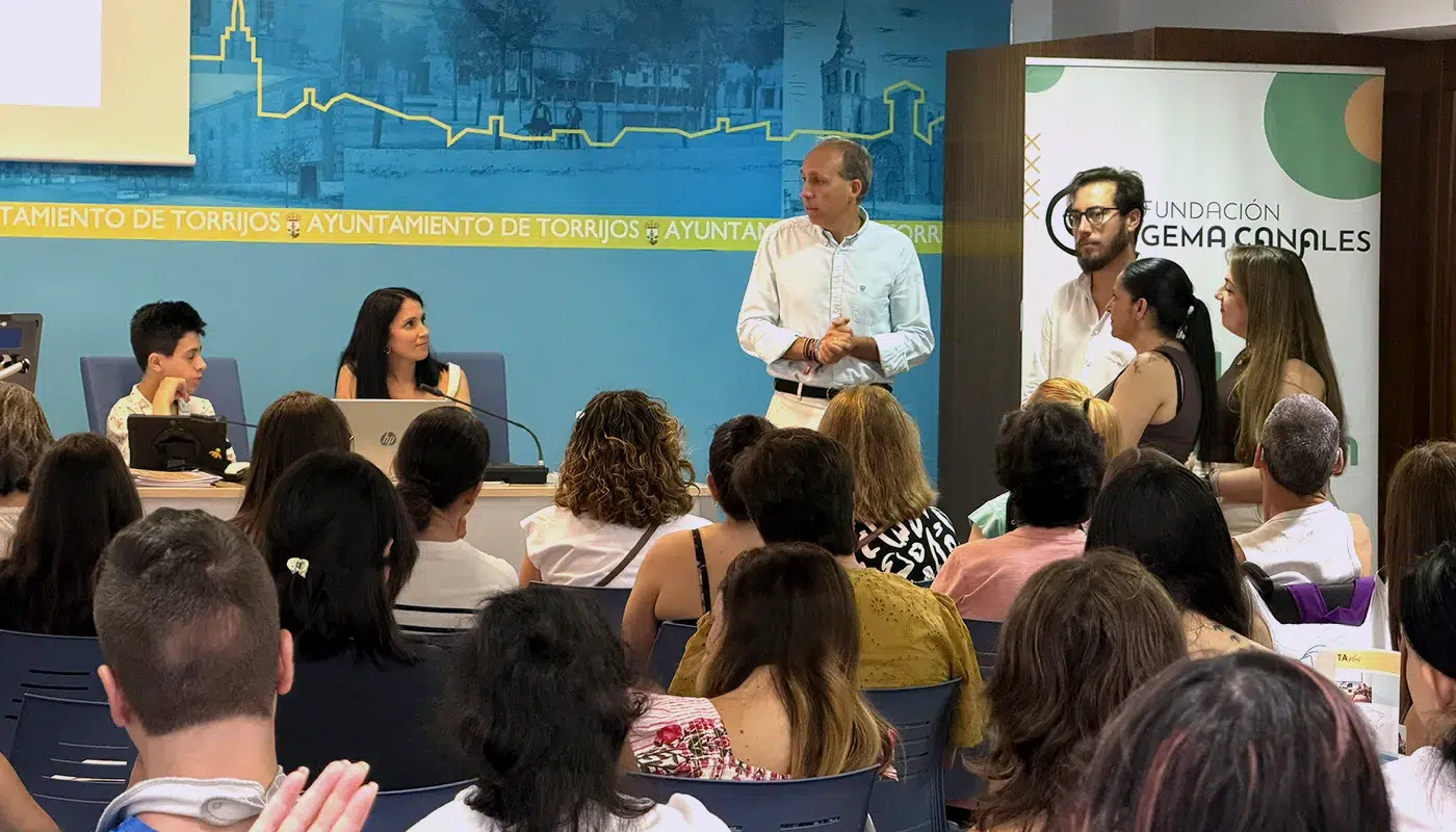 Daniel-Arias-con-la-Fundacion-Gema-Canales