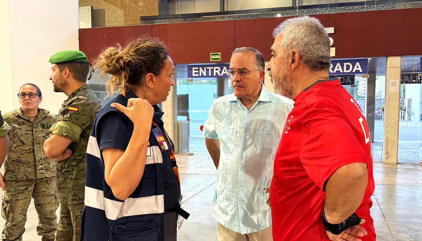 El Alcade de Talavera Jose Julia Gregorio con proteción Civil Ejercito y policia local