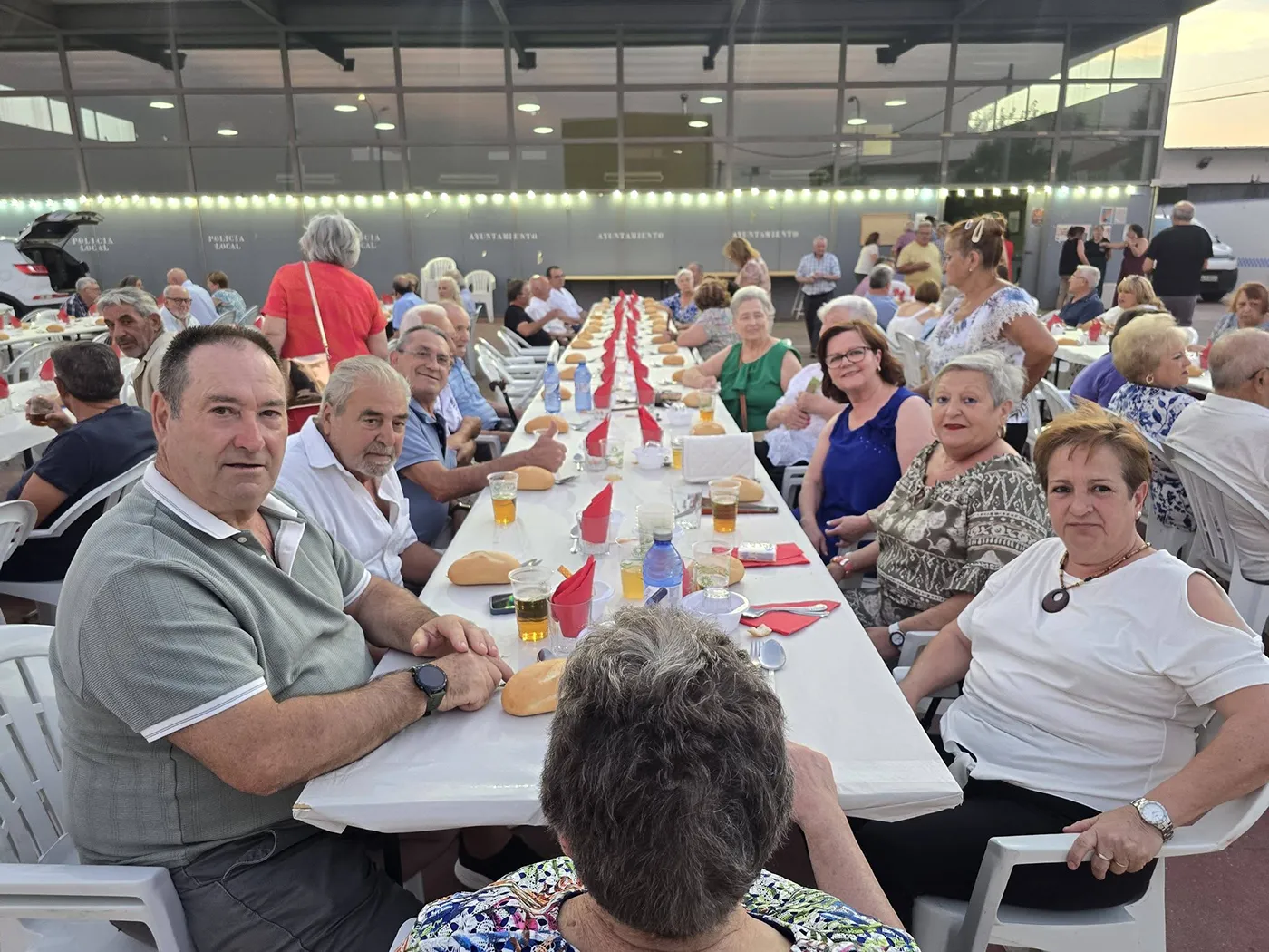 Asistentes a las cenas de asociaciones celebradas en El Casar de Escalona.