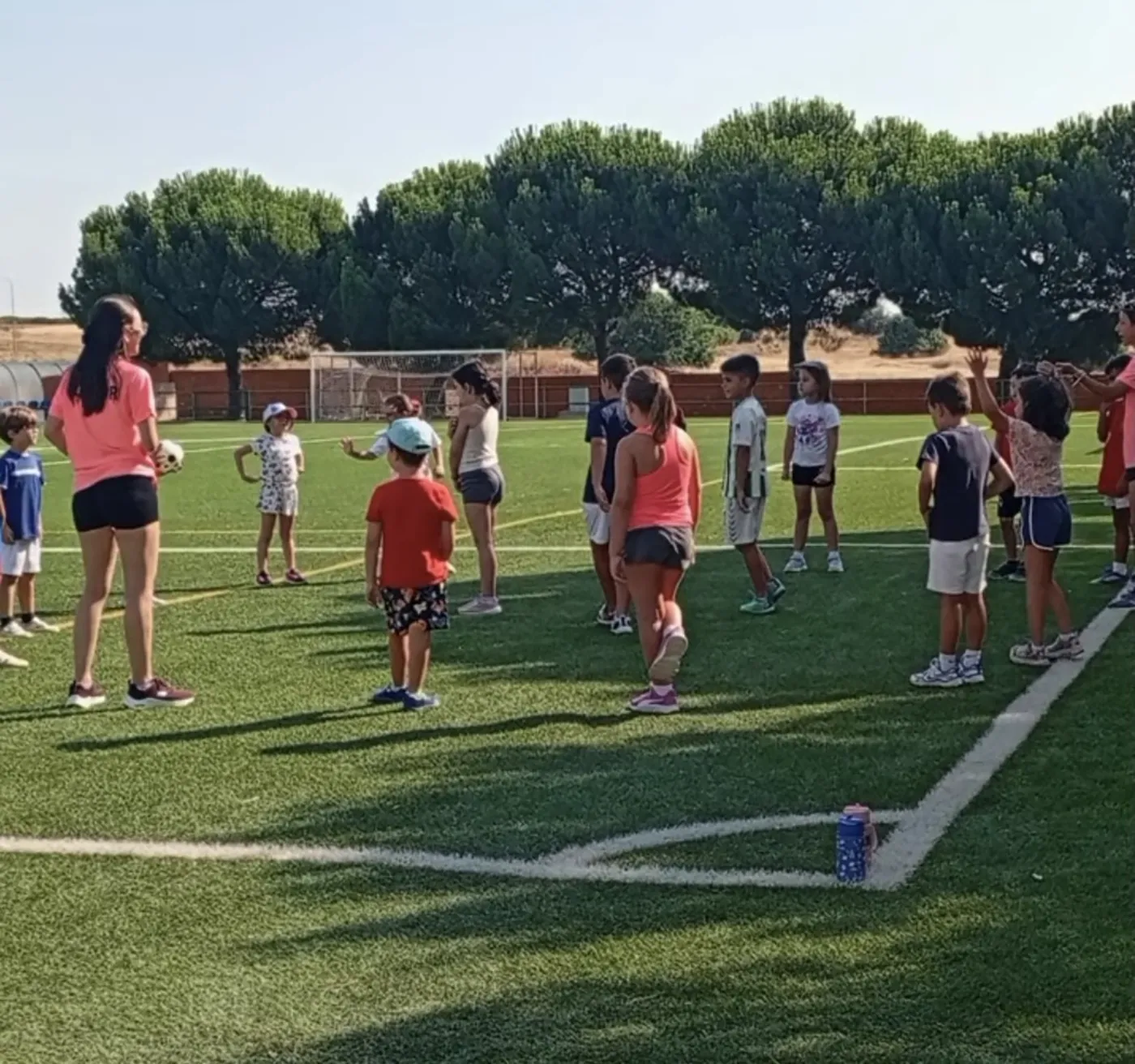 Más de 80 niños participan en los Campamentos y Cursos de Verano de Santa Cruz del Retamar