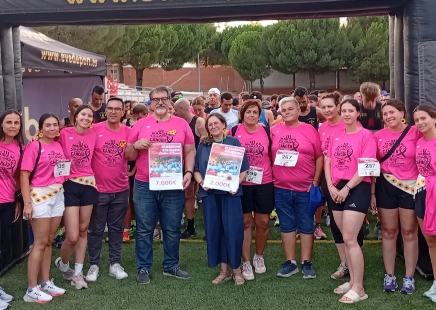 Participantes en la III Marcha Solidaria Contra el Cáncer de Santa Cruz del Retamar.