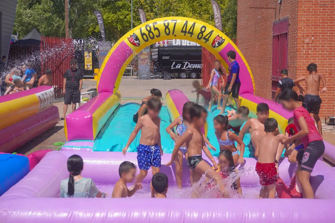 Actividades de la programación de verano de Torrijos con cine, música e hinchables acuáticos.