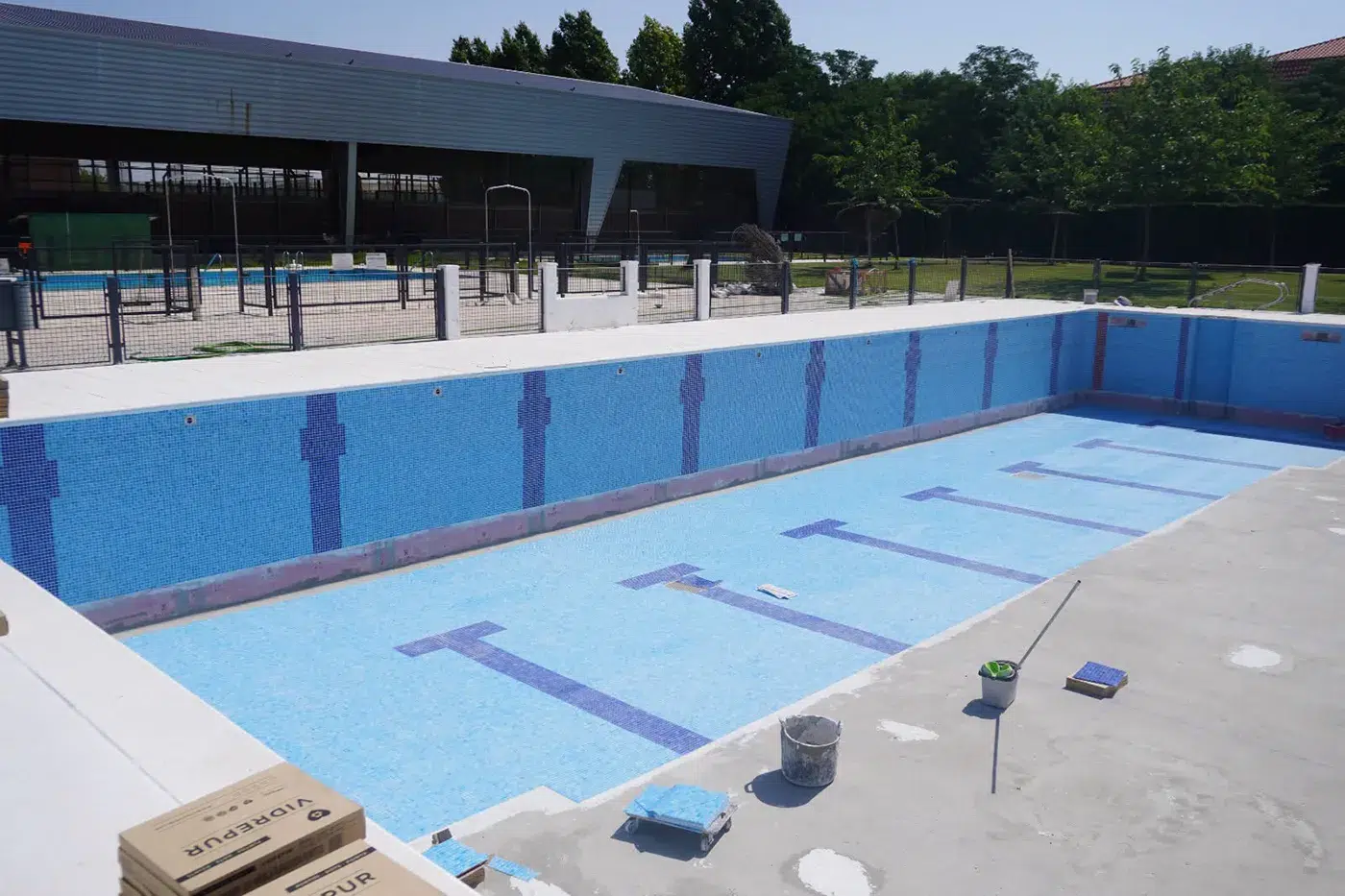 Piscina Municipal de Verano de Torrijos tras las obras que han eliminado las pérdidas de agua.