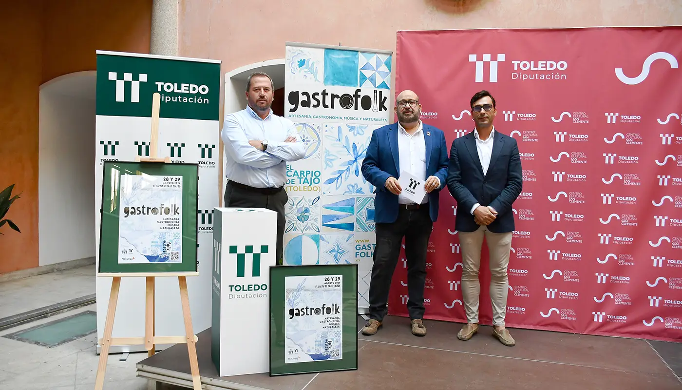Presentación de Gastrofolk con representantes de la Diputación, Ayuntamiento y Aires de Ronda