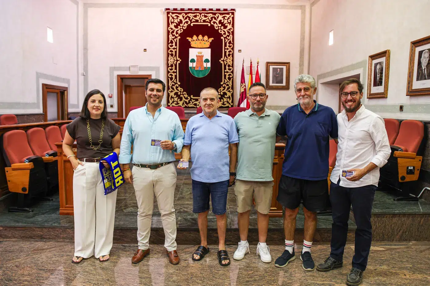 Presentación de la nueva bufanda del CB Torrijos en el Ayuntamiento de Torrijos (7)