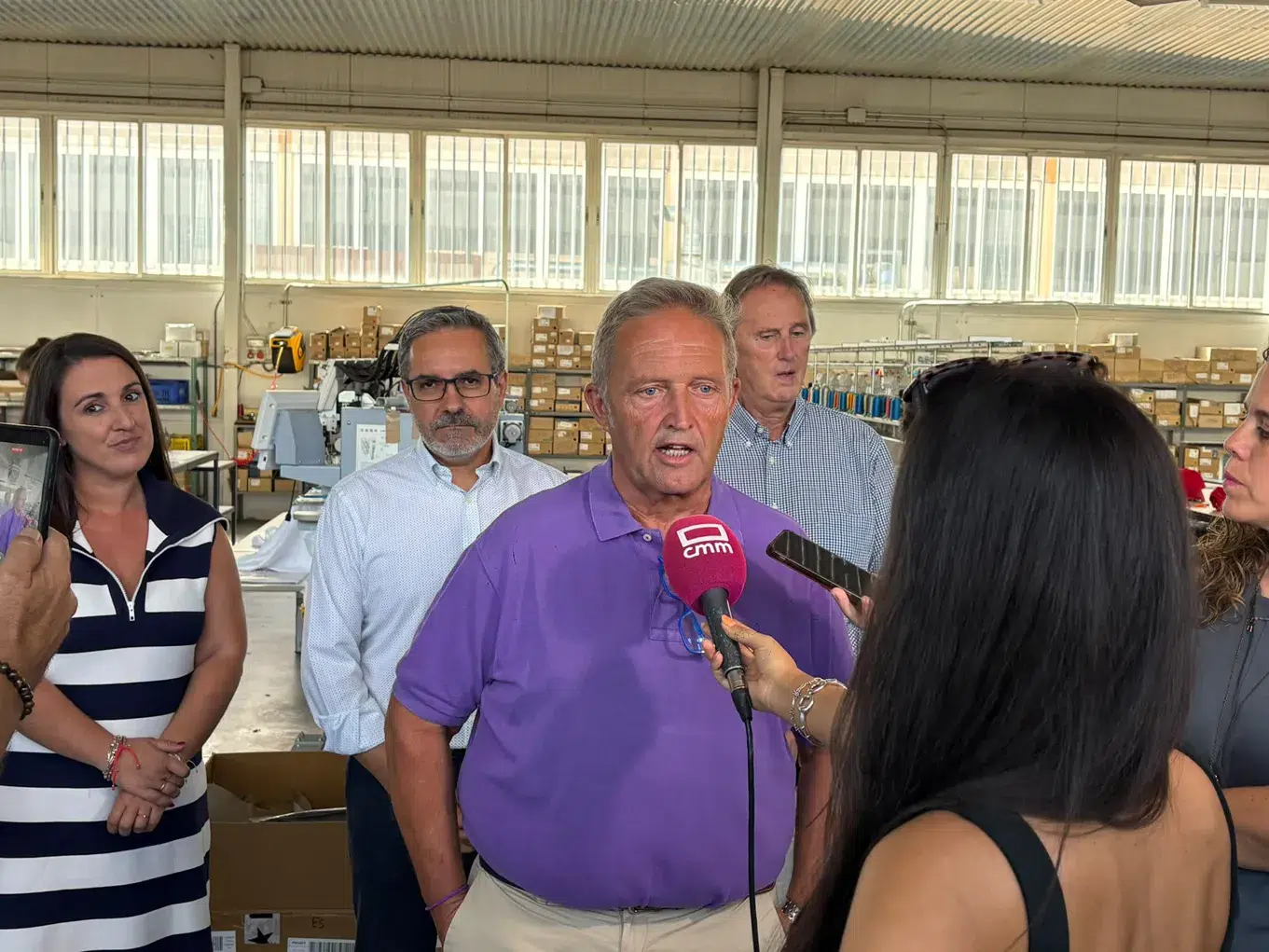 El alcalde de Huecas, José Julio Sánchez, durante la visita institucional a EVAYSER en Huecas, empresa beneficiaria de ayudas del Grupo de Desarrollo Rural Castillos del Medio Tajo. El alcalde de Huecas, José Julio Sánchez, durante la visita institucional a EVAYSER en Huecas, empresa beneficiaria de ayudas del Grupo de Desarrollo Rural Castillos del Medio Tajo.