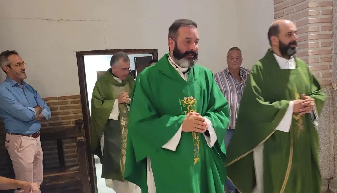 El Casar despide a Juan Antonio Silva tras nueve años en la parroquia y recibe a Daniel Miranda