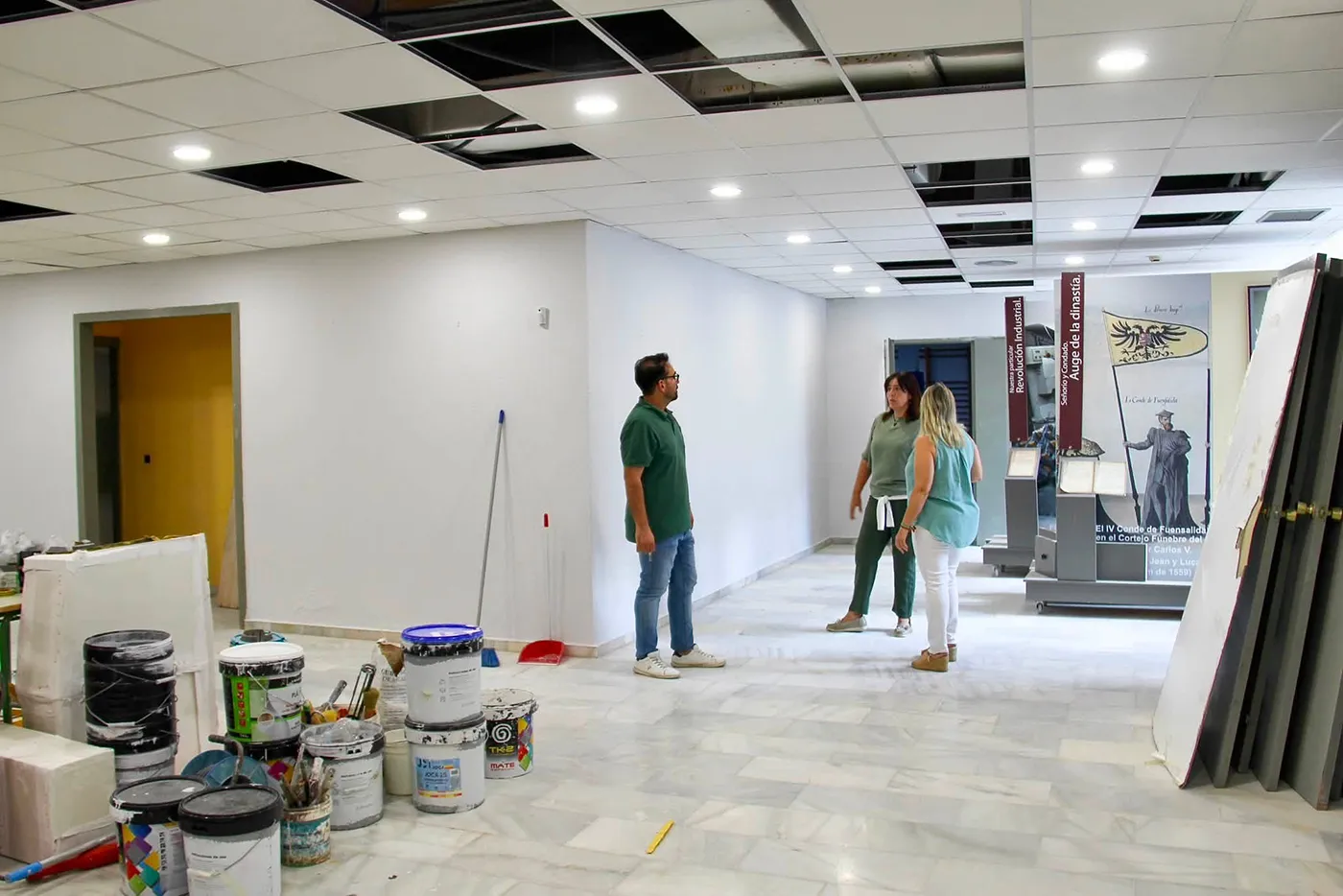 Trabajos de mejora en las instalaciones municipales de la Casa de Cultura y el Centro de Día de Mayores de Fuensalida.