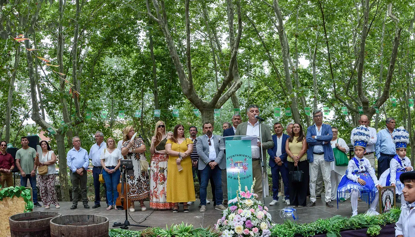 Méntrida conmemora su XXV Fiesta del Vino con el inicio simbólico de la vendimia y el respaldo al sector Méntrida conmemora su XXV Fiesta del Vino con el inicio simbólico de la vendimia y el respaldo al sector