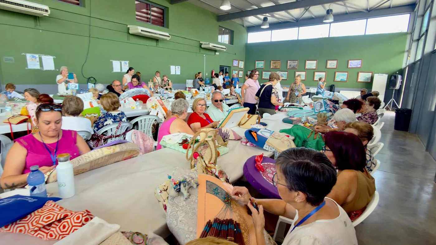Participantes en el IX Encuentro de Bolillos celebrado en El Casar de Escalona.