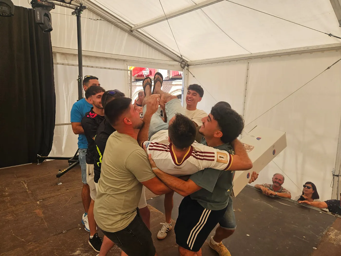 escalonilla fiestas 37