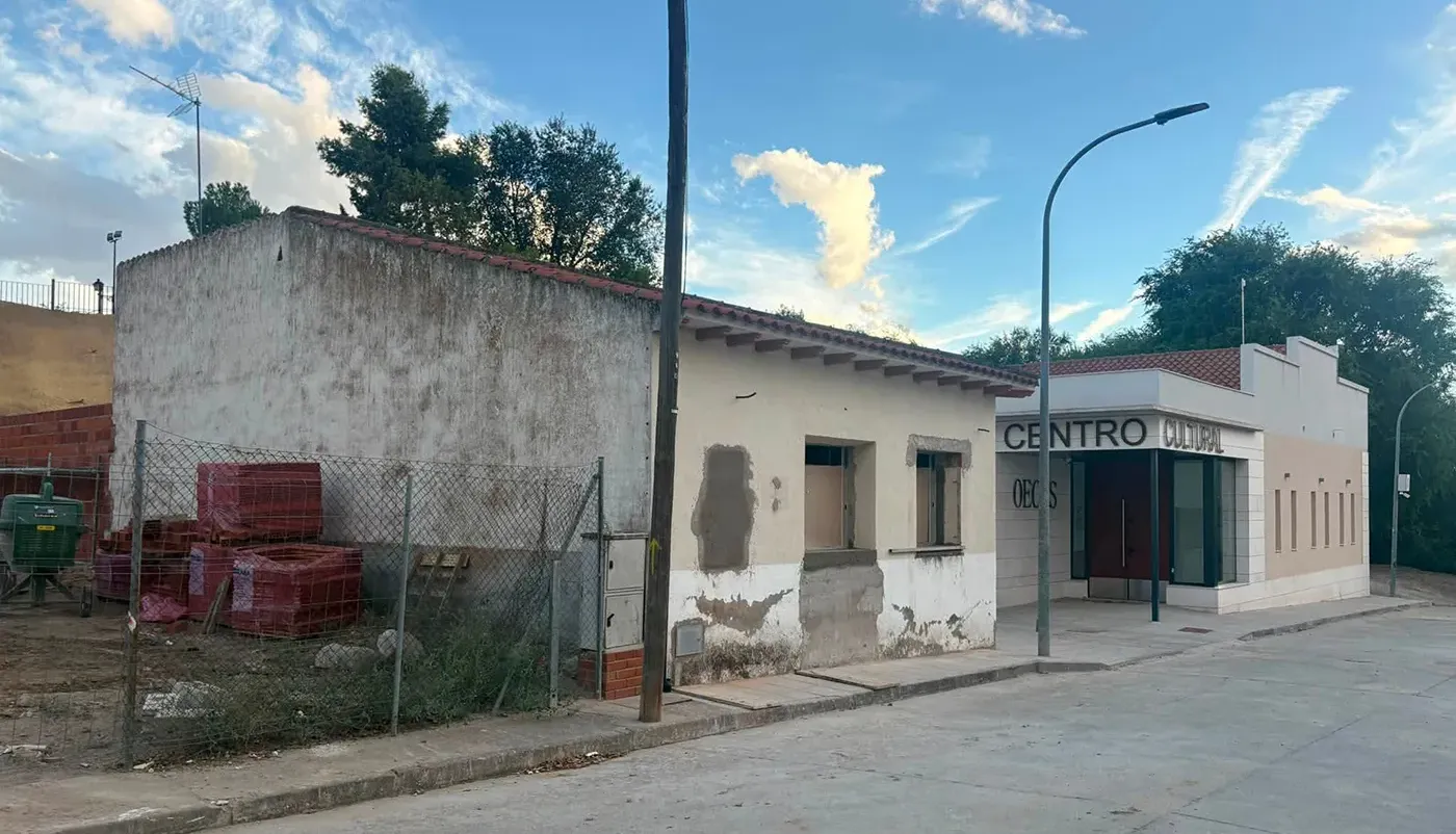 Obras de la segunda fase de ampliación del Centro Cultural Oecus de Huecas para crear un nuevo espacio juvenil.