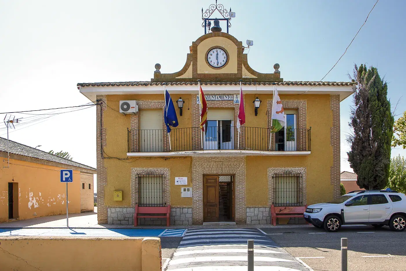 Casa Consistorial, situada en la plaza Luciano Garrido.