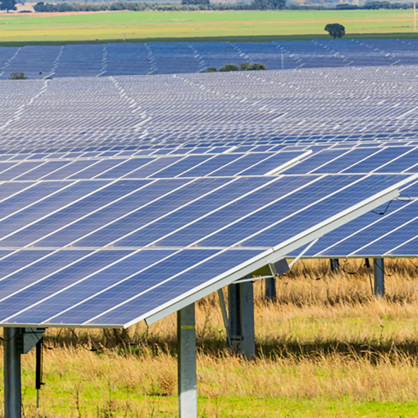 Formación gratuita en instalación de sistemas solares fotovoltaicos dirigida a vecinos de El Carpio de Tajo, con modalidad presencial y online.