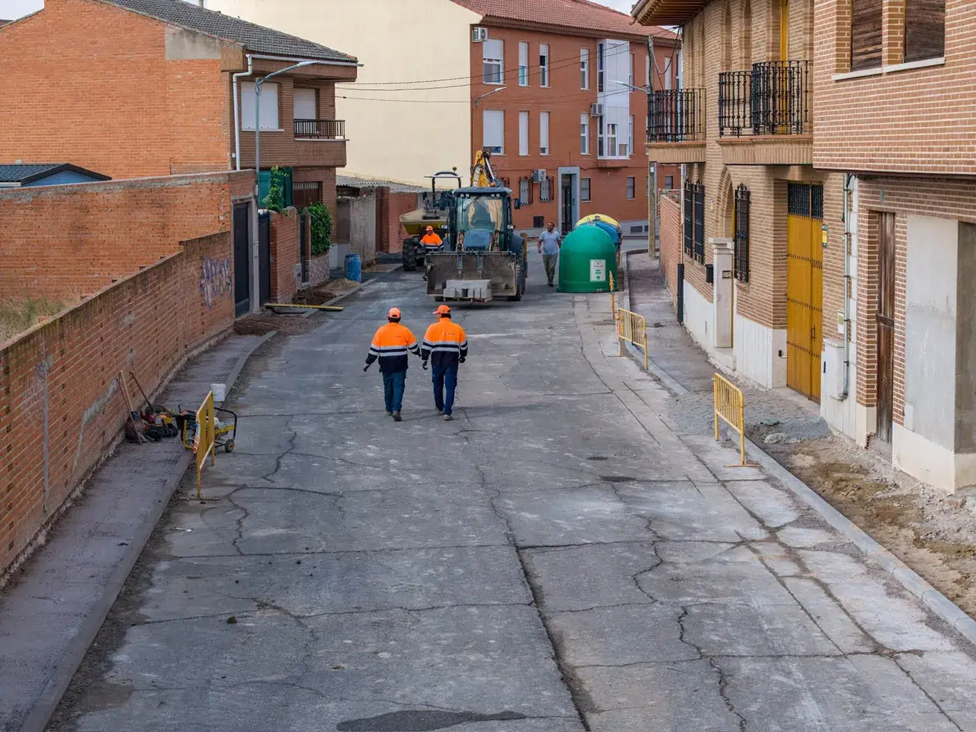 Obras del cuarto Plan de Reurbanización de Barrios de Fuensalida para renovar tuberías, aceras y asfaltado