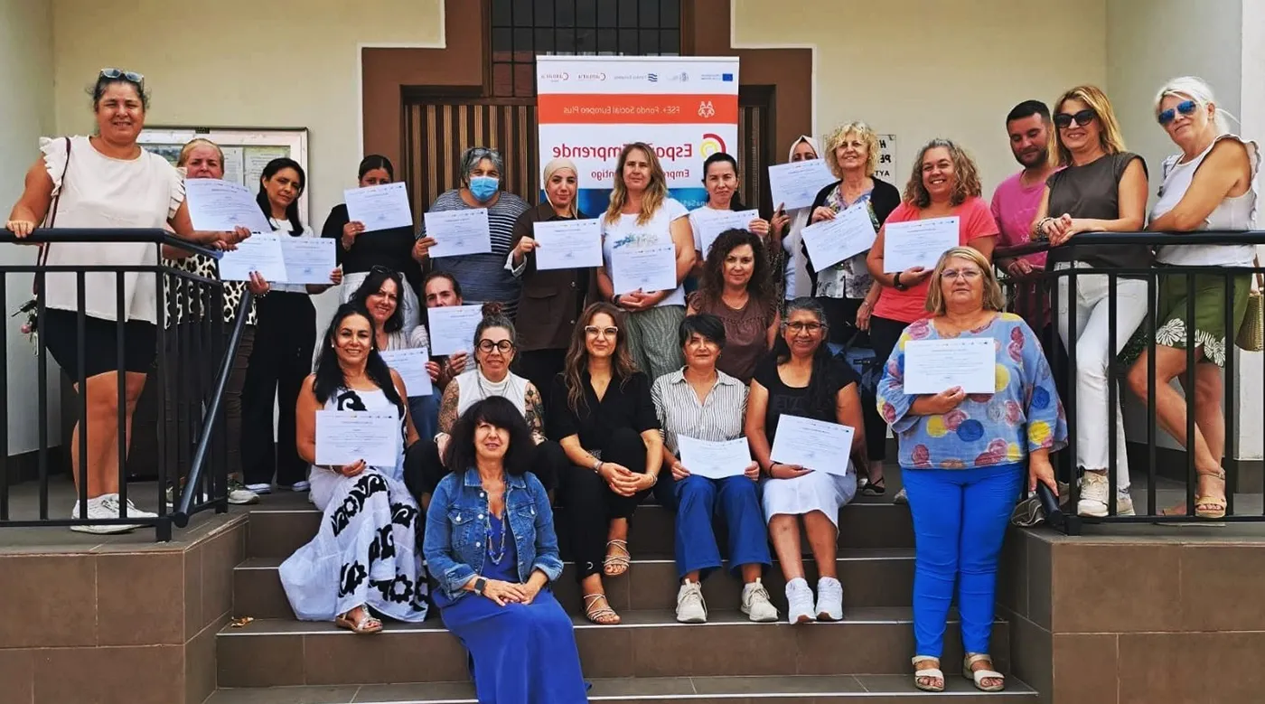 Clausura del curso de costura ‘Del hilo al éxito’ en Portillo de Toledo con entrega de diplomas.