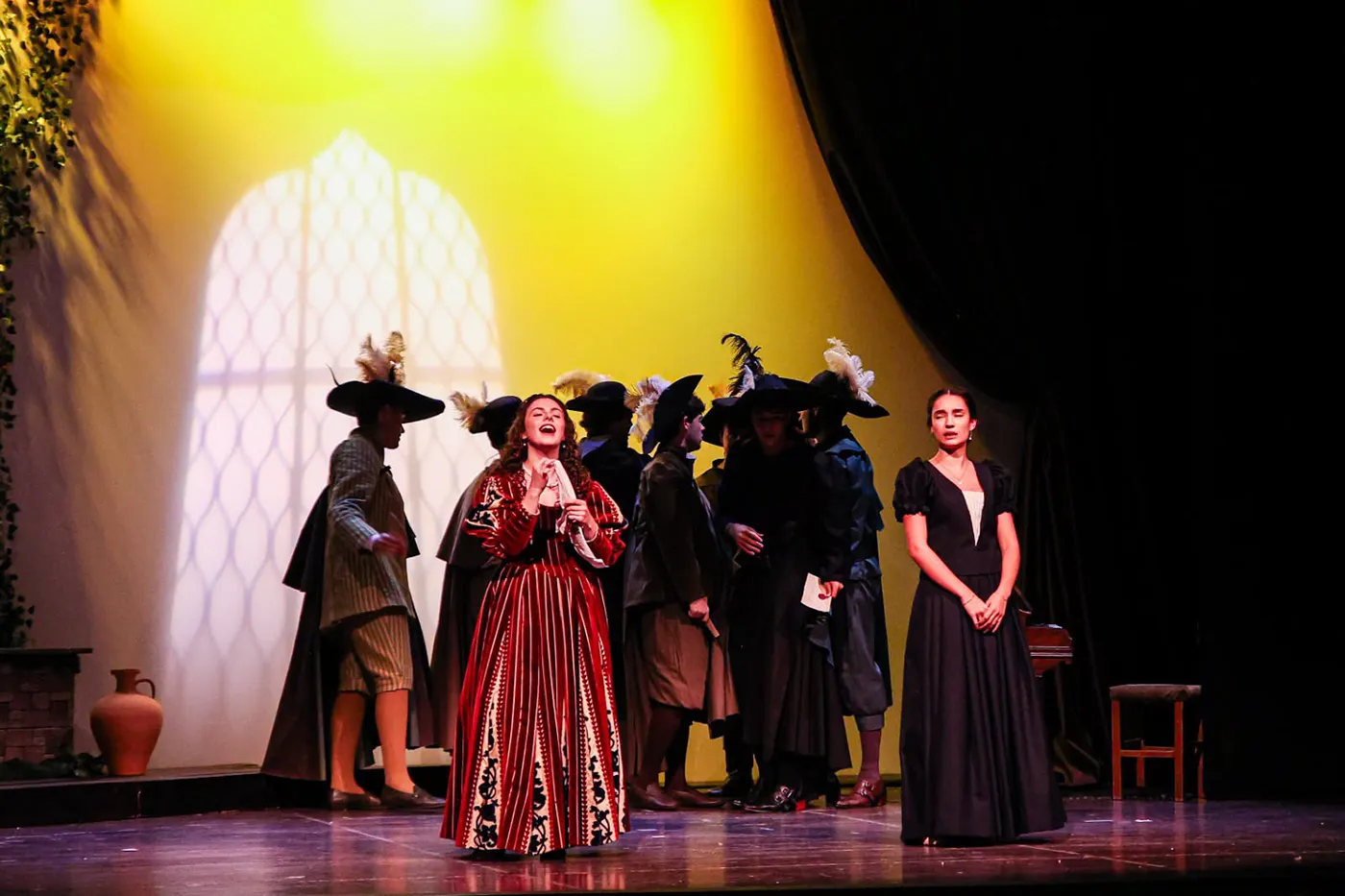 Representación teatral en el auditorio municipal de Torrijos durante el XI Certamen de Teatro Aficionado Villa de Torrijos.